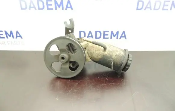 Toyota Yaris Power steering pump D141