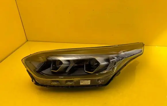 KIA Ceed Headlight/headlamp 92101J7500