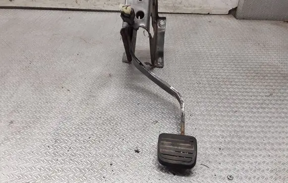 Opel Frontera B Clutch pedal 