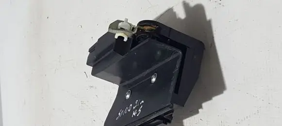 Dacia Sandero III Rear door lock 825033052R