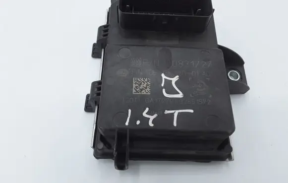 Opel Astra J Fuel injection pump control unit/module 20831727 5DE93405001AC 93405200