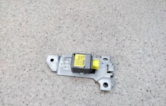 Mazda 626 Airbag deployment crash/impact sensor GG3E57KD0B