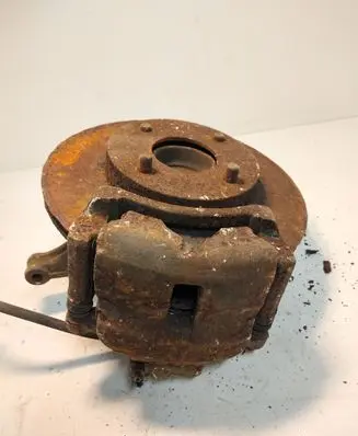 Nissan Almera N16 Front wheel hub