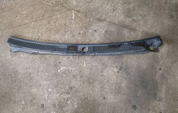 Mitsubishi Pajero Wiper trim MR416416