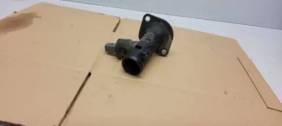 Volkswagen Caddy Engine coolant pipe/hose 03L121121A