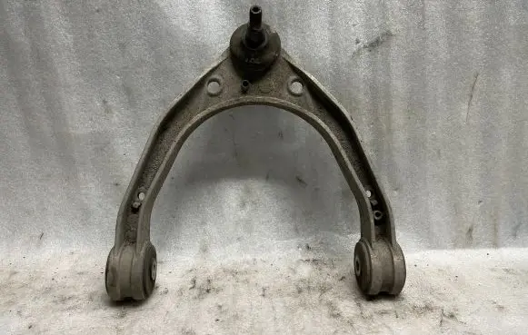 Volkswagen Touareg I Front upper control arm/wishbone 7L0407047B