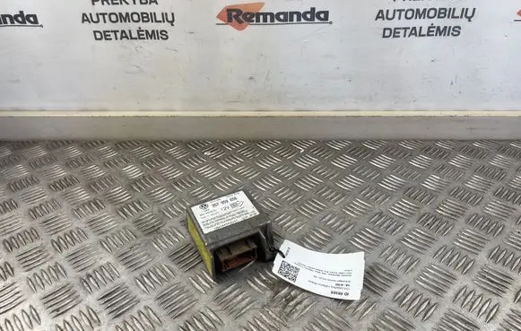 Volkswagen PASSAT B4 Airbag control unit/module 357959656