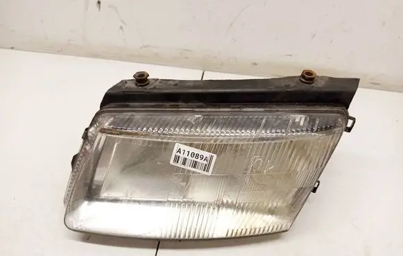 Volkswagen PASSAT B5 Headlight/headlamp 14742500