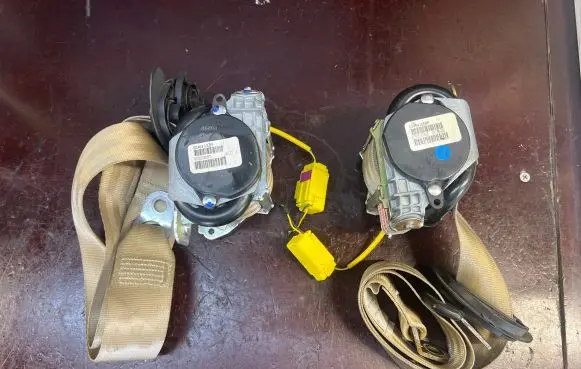 Volkswagen Jetta V Front seatbelt 6046412E8A BS203185AA0 605031400A