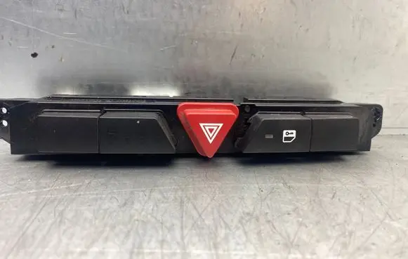 KIA Ceed Hazard light switch 937001H000 202006302 937001H010