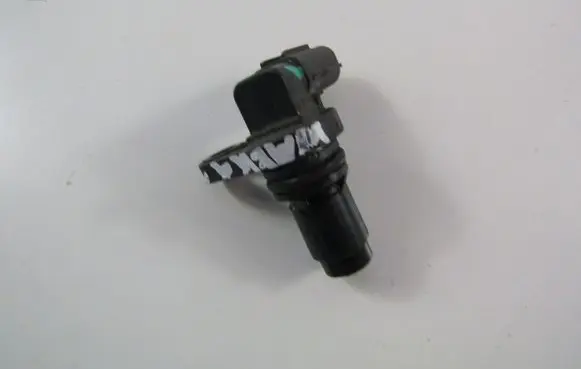 Toyota Avensis T270 Camshaft position sensor 01P261440