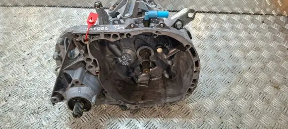Dacia Sandero Manual 5 speed gearbox S27612524 JH1053