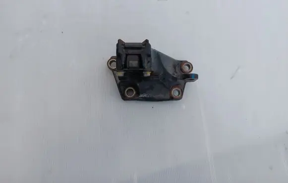 Hyundai Tucson TL Engine mounting bracket