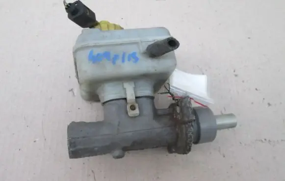 Skoda Octavia Mk1 (1U) Master brake cylinder
