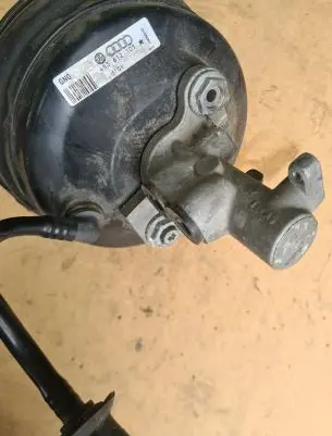 Volkswagen PASSAT B5.5 Brake booster 4B3612105