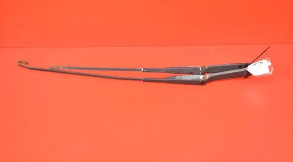 Nissan Primastar Front wiper blade arm 7700311582