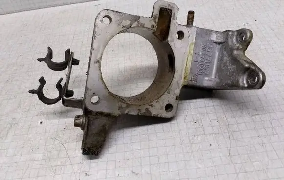 Opel Vectra B Engine mounting bracket 0077007 90470096