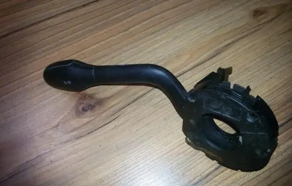 Volkswagen Polo III 6N 6N2 6NF Indicator stalk