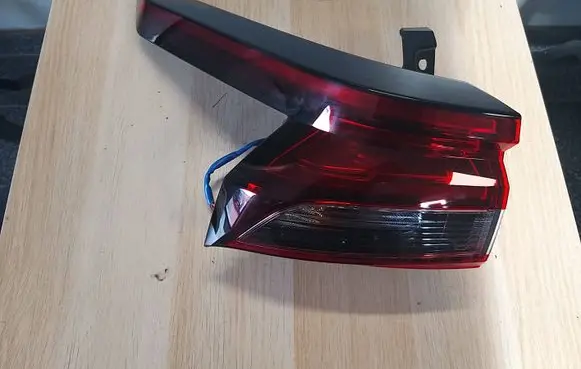 Nissan Qashqai J12 Rear/tail lights 2208D02F