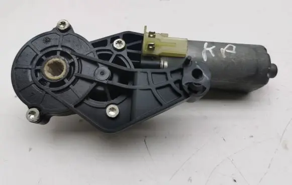 Mercedes-Benz ML W164 Seat adjustment motor 0390203209