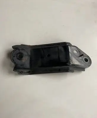Nissan Murano Z52 Engine mounting bracket 9301