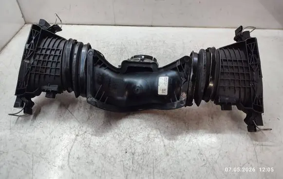 Mercedes-Benz E A207 Turbo air intake inlet pipe/hose A6420901642