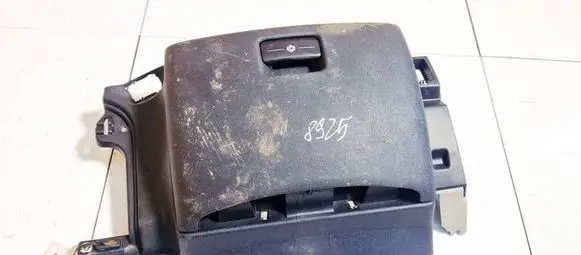 Glove box