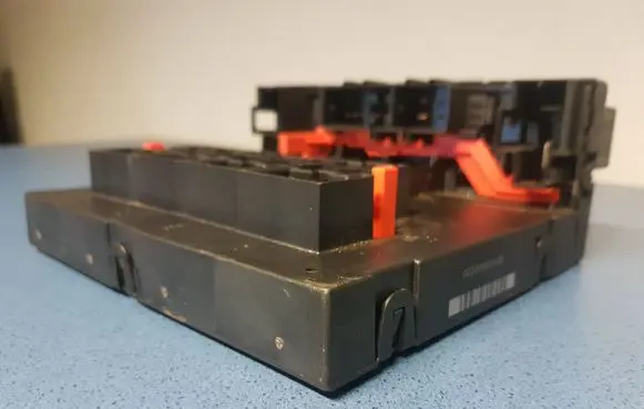 Volkswagen Jetta V Fuse box set 3C0937049E 00206796 F005V00526
