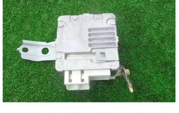 Toyota Avensis T250 Power steering control unit/module 8965005040