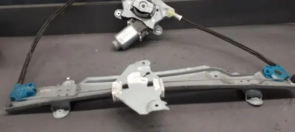 Renault Twingo II Front window lifting mechanism without motor 119358ARM