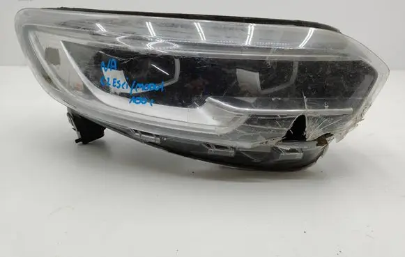 Renault Kadjar Headlight/headlamp 260105570R