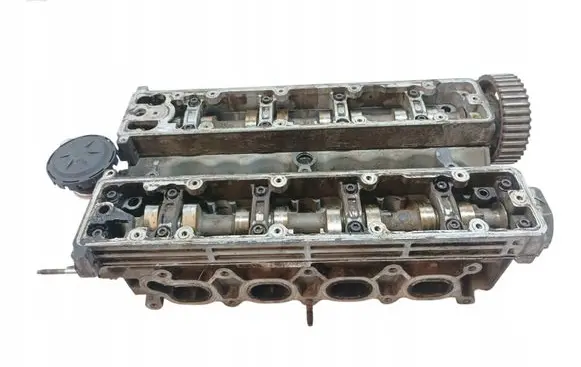 Peugeot 307 Engine head 9633680610