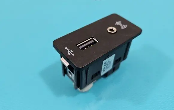 Volkswagen Golf VII USB socket connector 5Q0035724 IMPRK1483651