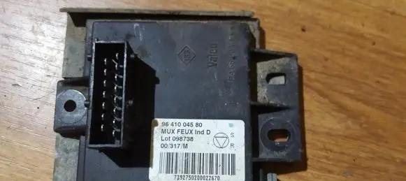 Peugeot 607 Ignition amplifier control unit 9641004580 lot098738