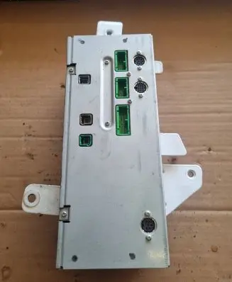 Volvo V70 Sound amplifier Y0120007B 8633797 CCP24E3AF0167
