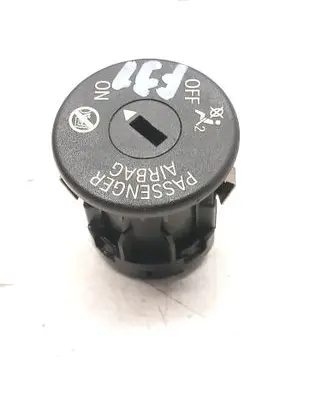 Passenger airbag on/off switch
