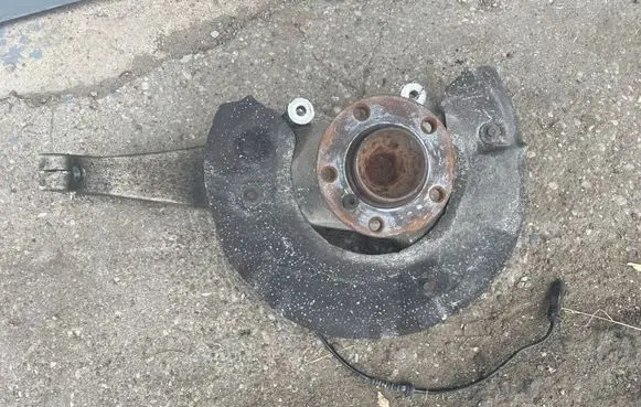 BMW 5 F10 F11 Front wheel hub spindle knuckle 31216775770