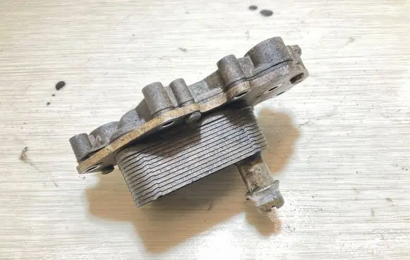 Engine oil radiator