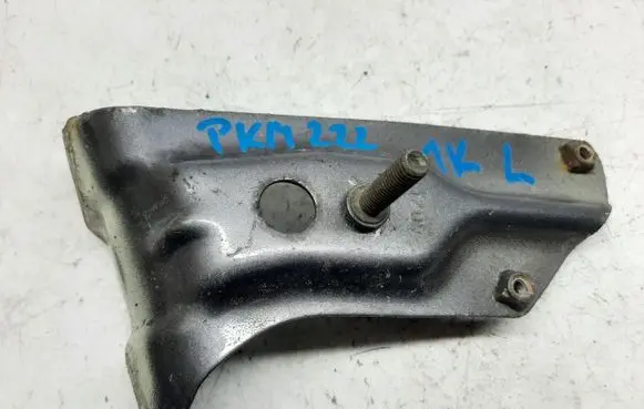 Volkswagen Golf V Fender mounting bracket 1K6821135