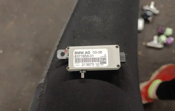 BMW X5 E53 Aerial antenna amplifier 8377658