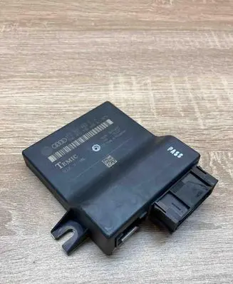 Audi A6 S6 C6 4F Gateway control module 4F0907468D 4F0910468A