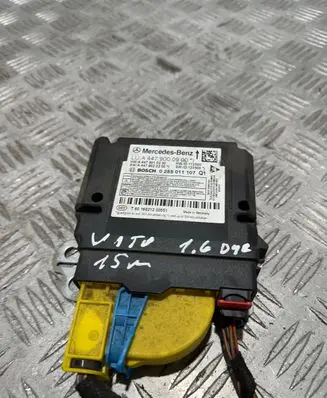 Mercedes-Benz Vito Viano W447 Airbag control unit/module A4479000900