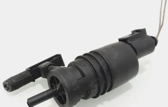 Mercedes-Benz CLS C218 X218 Windscreen/windshield washer pump 2218690121