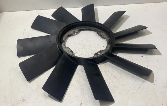 BMW 3 E36 Fan impeller 17233639