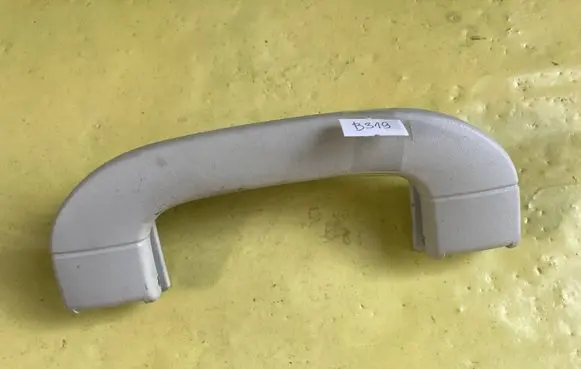 Mercedes-Benz B W245 Front interior roof grab handle A1698100954