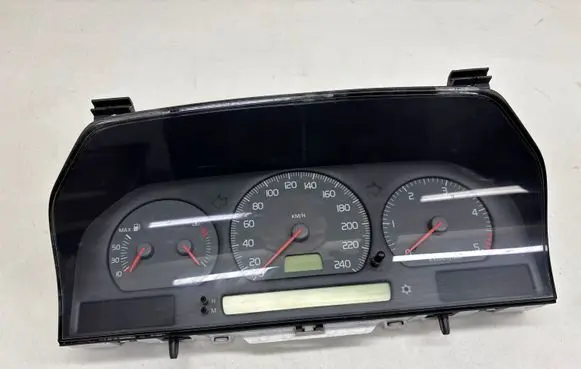 Volvo S70 V70 V70 XC Speedometer (instrument cluster) 9472523
