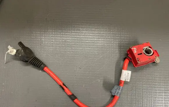 BMW 7 F01 F02 F03 F04 Positive cable (battery) 9217033