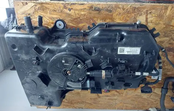 Volkswagen Transporter - Caravelle T6 AdBlue liquid reservoir 7E0131877G 5Q0131969C