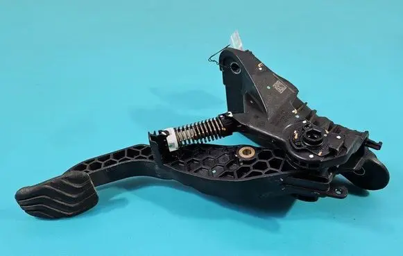 Dacia Sandero III Pedal assembly 465409712R IMPRK1453019