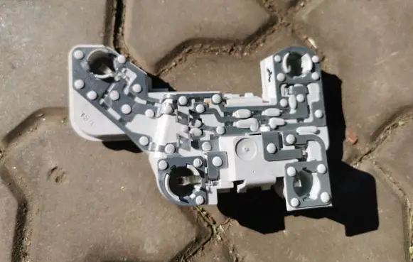 Volvo V50 Tail light bulb cover holder 27169008